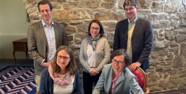 Clemens von Boeselager (Kurator Stift Ehreshoven), Heike Bartel-Heuwinkel, Gregor Patt (hinten v.l.n.r), Angela Heienbrok, Elisabeth von Lüninck (v.l.n.r., vorne)