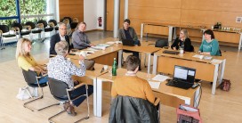 Vertreter*innen der Mitgliedskommunen und des LVR-AFZ beim ersten gemeinsamen Jahrestreffen im Ratssaal des Rathauses in Lohmar, Foto: Stadt Lohmar.