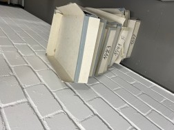 Lose Archivalien vor der Neuverpackung