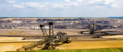 Tagebau Garzweiler mit Bagger